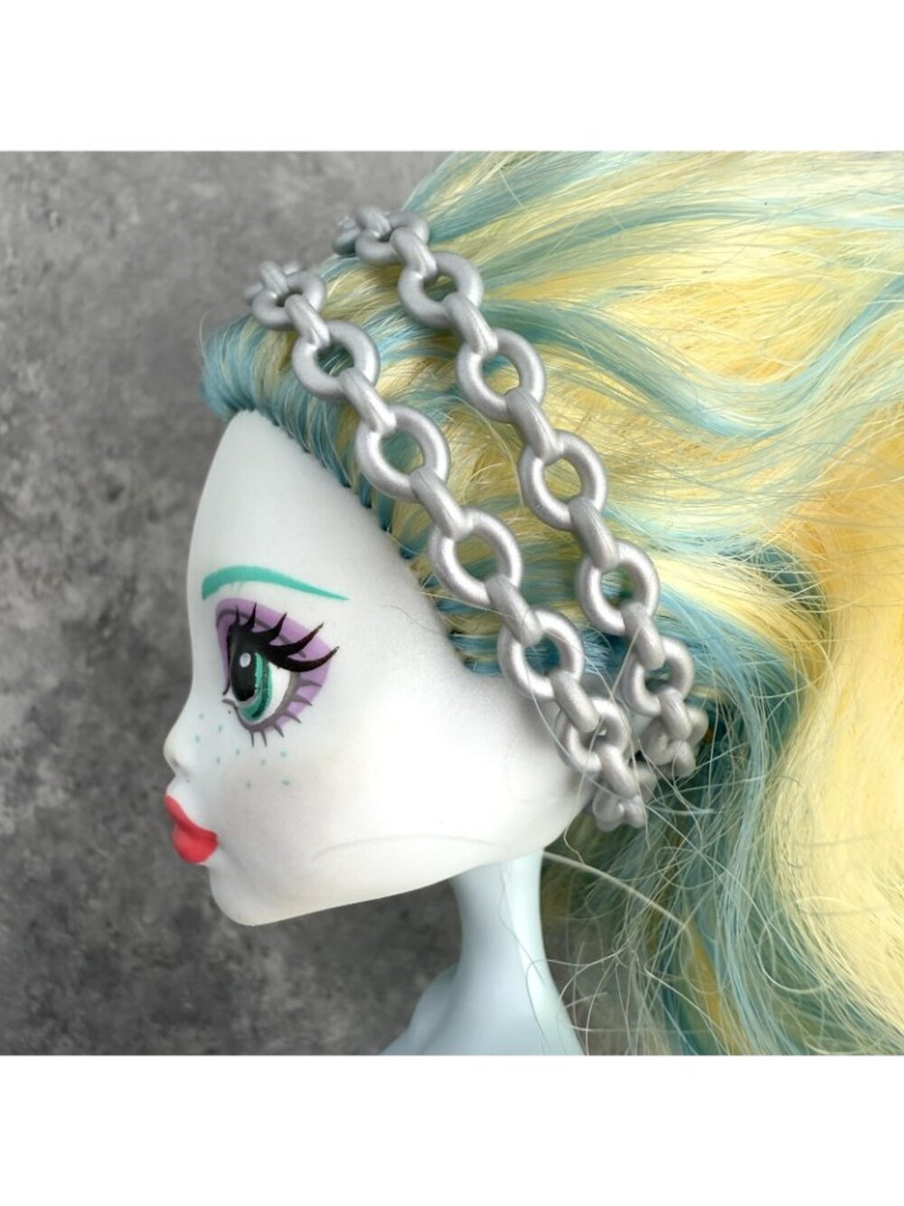 Monster High Ari Hauntington Singing Popstar Silver Chain Flower Headband - Picture 2 of 2